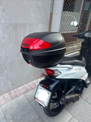 Peugeot Tweet 125cc Scooter Blanca 2016