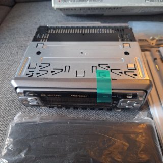 Radio CD Pioneer DEH-P3500MP con Bluetooth