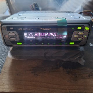 Radio CD Pioneer DEH-P3500MP con Bluetooth