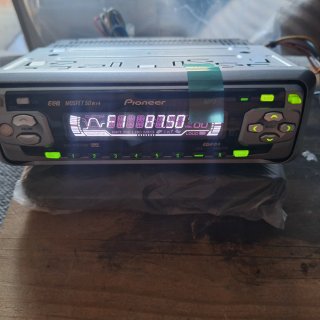 Radio CD Pioneer DEH-P3500MP con Bluetooth