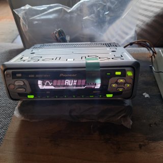 Radio CD Pioneer DEH-P3500MP con Bluetooth