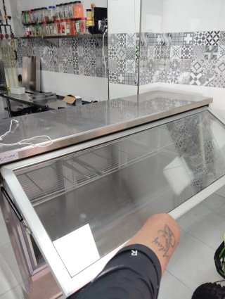 Vitrina expositora refrigerada