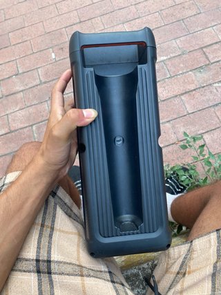 Altavoz Bluetooth Negro tiene micró pa cantar