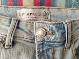 Pantalón largo vaquero. Talla 36. Stradivarius.