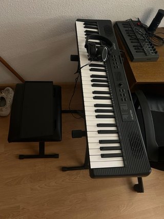 Teclado Alesis Melody 61 + Auriculares