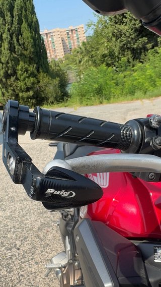 Honda CB 650 R Naked Roja