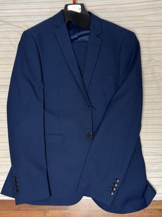 Traje azul Capelhi Talla 48