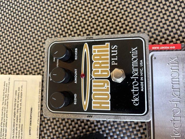 Electro-Harmonix Holy Grail Plus