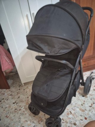 Carro de bebé negro