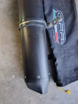 Silencioso GPR Negro