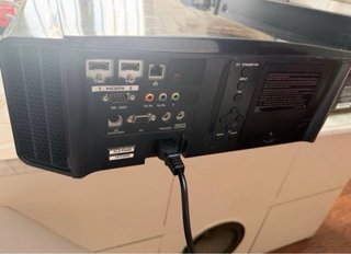 Proyector Alta Gama Negro y Dorado