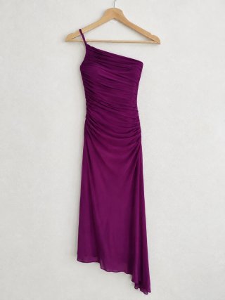 Vestido morado asimétrico