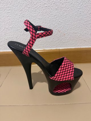 Tacones de plataforma rosa y negro