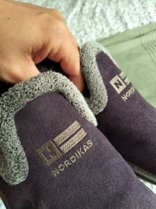 Zapatillas Nordikas Moradas y Grises