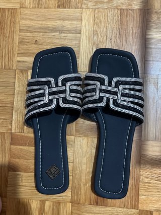 Sandalias negras y plateadas Talla 43