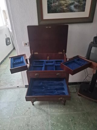 Mueble cubertería madera