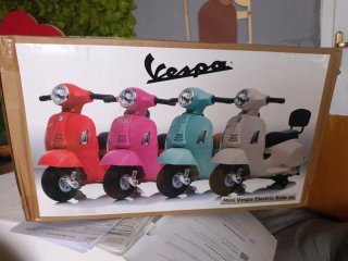Moto Eléctrica Infantil Vespa 18-36 Meses
