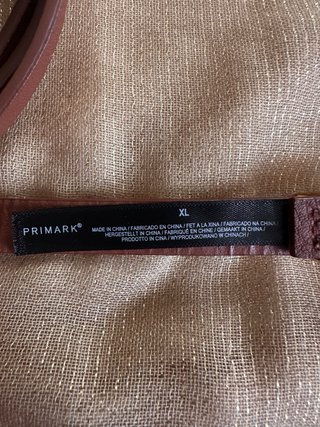 Cinturón fino mujer marrón con hebilla dorada