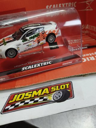 Scalextric Aston Martin Vantage Digital System