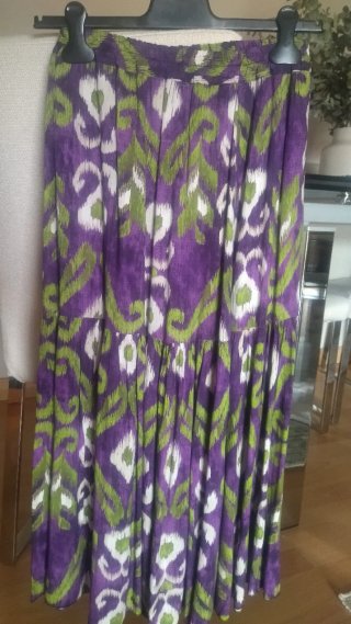 Falda larga estampada morada y verde