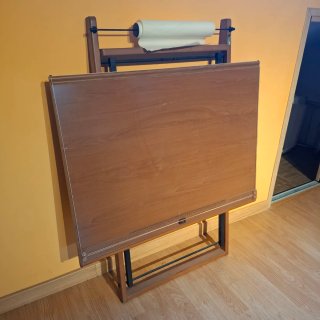 Mesa de dibujo abatible de pared