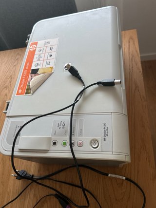 Impresora HP Deskjet con cable