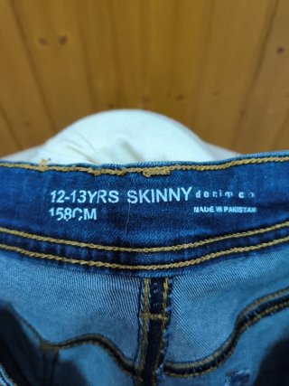 Pantalón vaquero desgastado azul