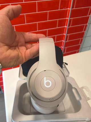 Beats Studio Pro Beige/Negro
