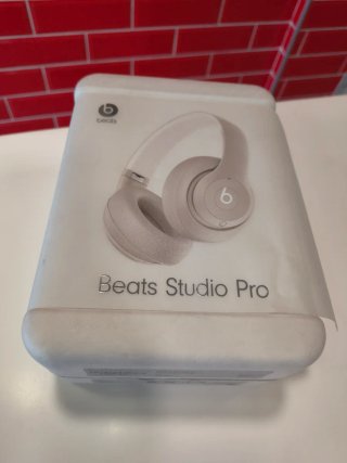 Beats Studio Pro Beige/Negro