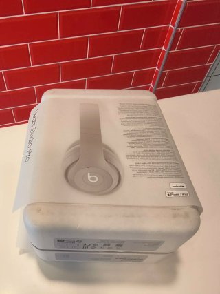 Beats Studio Pro Beige/Negro