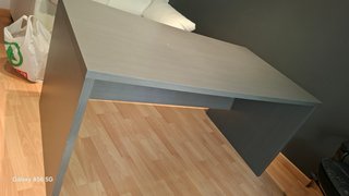 Escritorio gris/marrón sin usar
