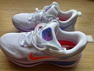 Zapatillas Nike Running ZoomX Morado Blanco