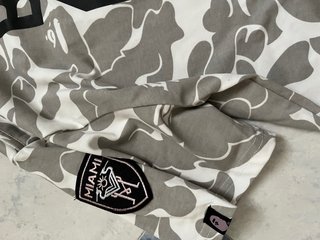 Camiseta Miami x Bape