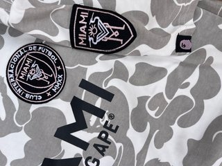 Camiseta Miami x Bape