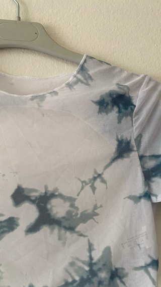 Camiseta corta transparente tie-dye