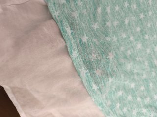 Blusa azul claro con estrellas
