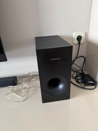 TV Samsung, Barra Sonido y Subwoofer