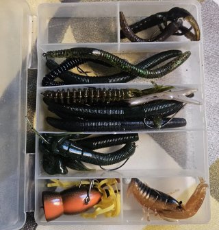 Kit Pesca Rapala Señuelos y Bolsa