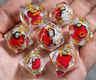 Dados de rol con núcleo líquido