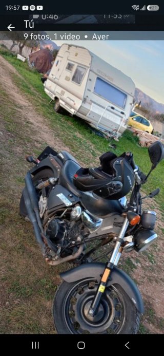 Moto 125cc Negra/Plateada - Pocos km, ITV