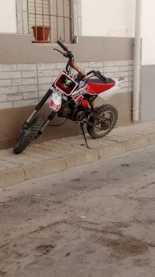 Pit Bike 140cc 4T Roja y Blanca
