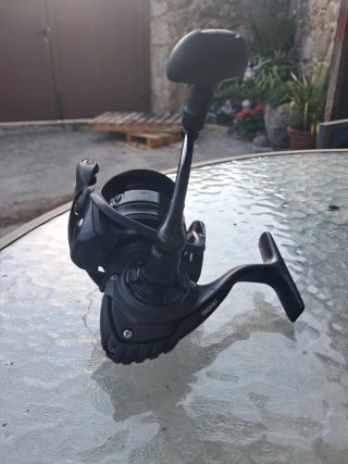 Carrete Daiwa BX Negro 3000