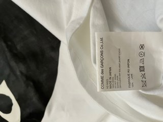 Camiseta Comme des Garçons Play Corazón Negro