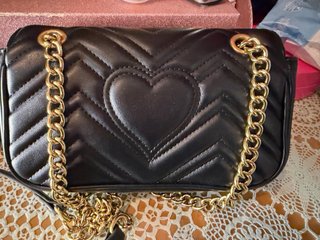 Bolso  Negro Acolchado Cadena Dorada