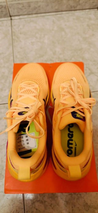 Nike Vomero 18 Naranja/Morado Talla 39