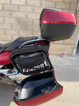 BMW R 1200 RT Roja y Blanca