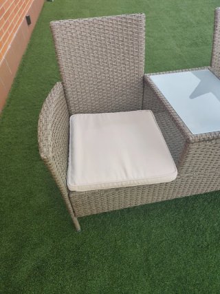 Banco doble ratán con mesa central