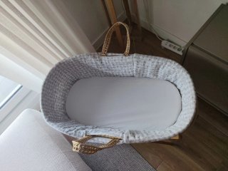 Moisés mimbre y madera con soporte