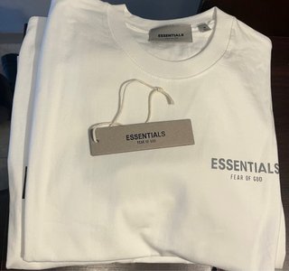 Camiseta Essentials Blanca Talla M