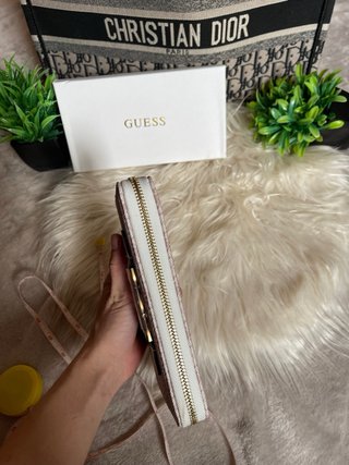 Monedero Guess rosa